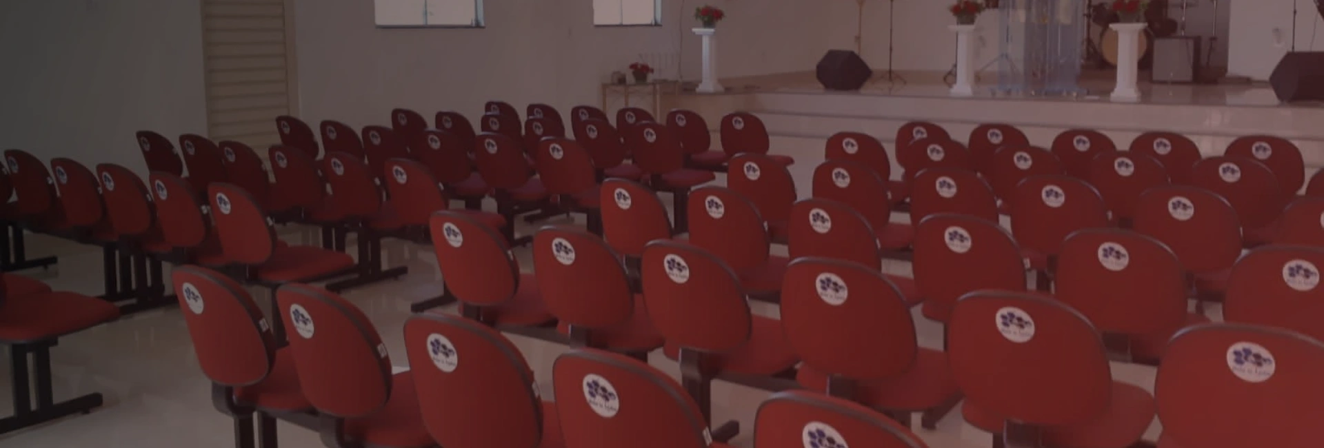  Poltronas que se adaptam  sua igreja - 